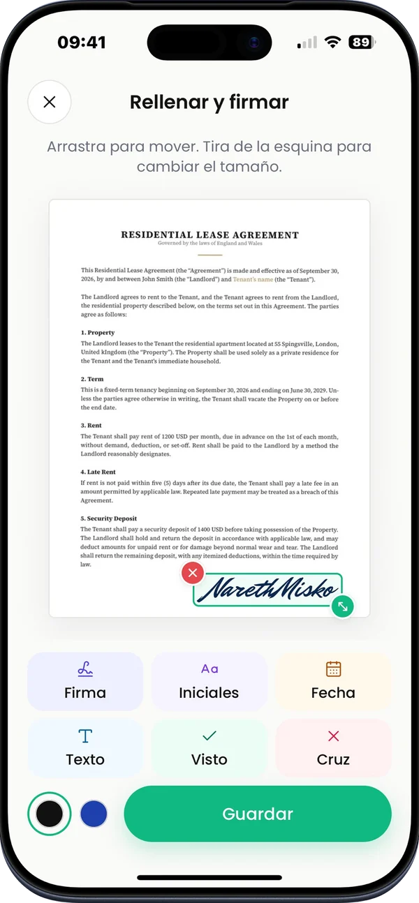 Captura del App Store: Rellena y firma. Un contrato firmado con las herramientas Firma, Iniciales, Fecha, Texto, Visto y Cruz.